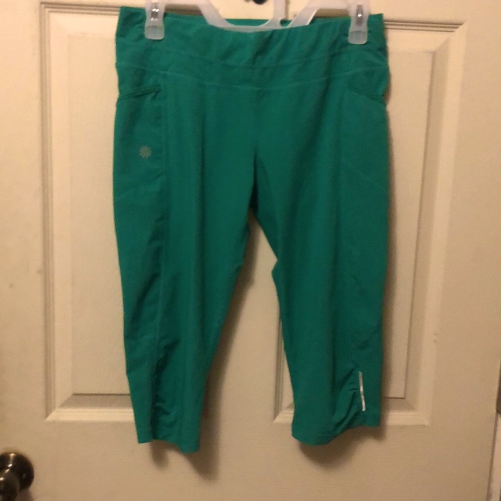 ATHLETA  capri leggings great condition